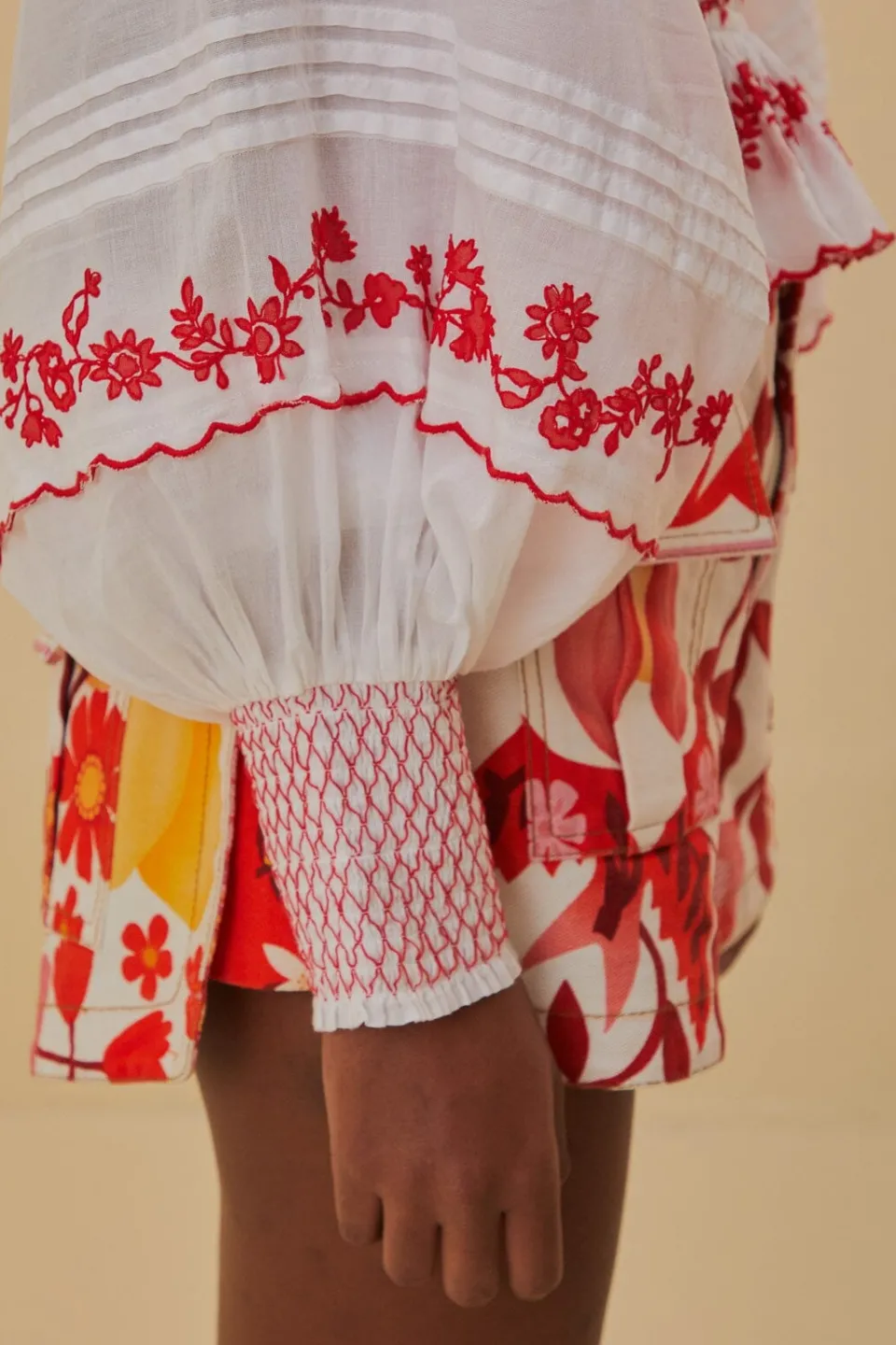 FARM Rio Chemisiers<Blouse à manches longues brodée blanc cassé et rouge
