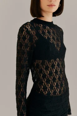 FARM Rio Chemisiers<Blouse noire à manches longues en dentelle