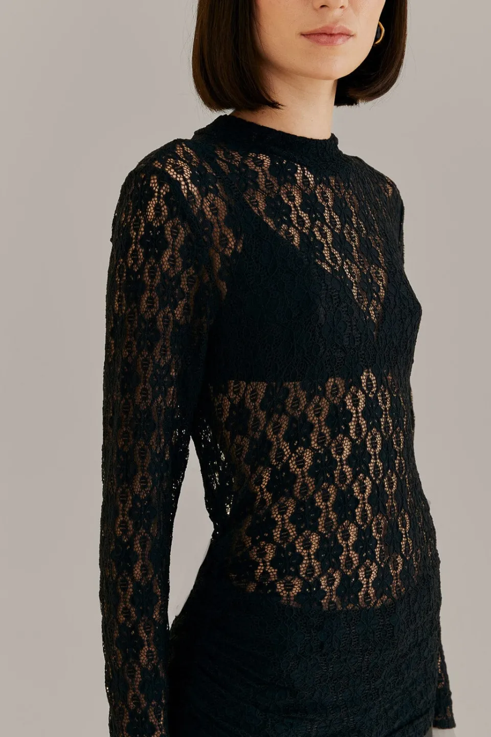 FARM Rio Chemisiers<Blouse noire à manches longues en dentelle