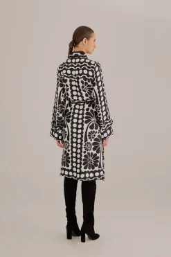 FARM Rio  Robes Midi<Chemise noire en viscose Palermo Lenzing™ Ecovero™