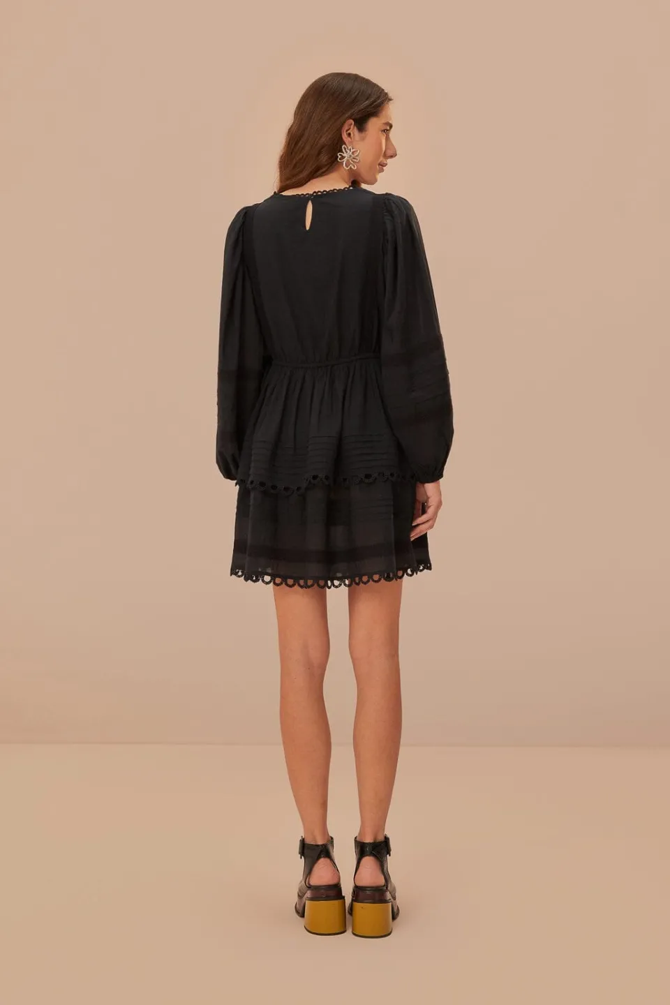 FARM Rio Robes Courtes<Mini-robe à manches longues en dentelle noire