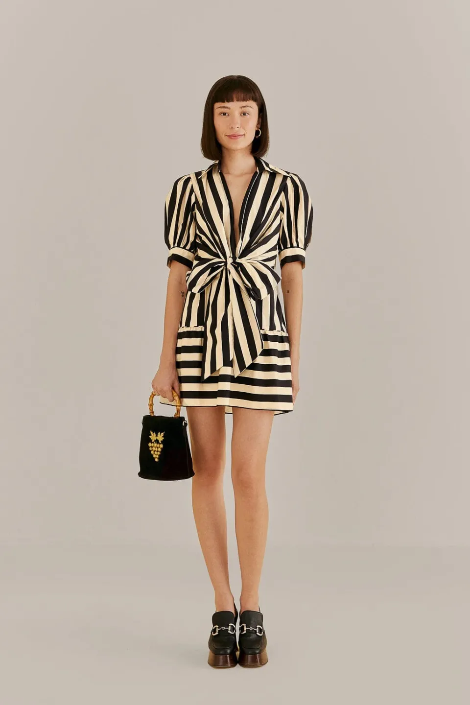 FARM Rio Robes Courtes<Mini-robe noire à manches courtes et rayures mélangées