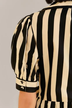 FARM Rio  Robes Courtes<Mini-robe noire à manches courtes et rayures mélangées