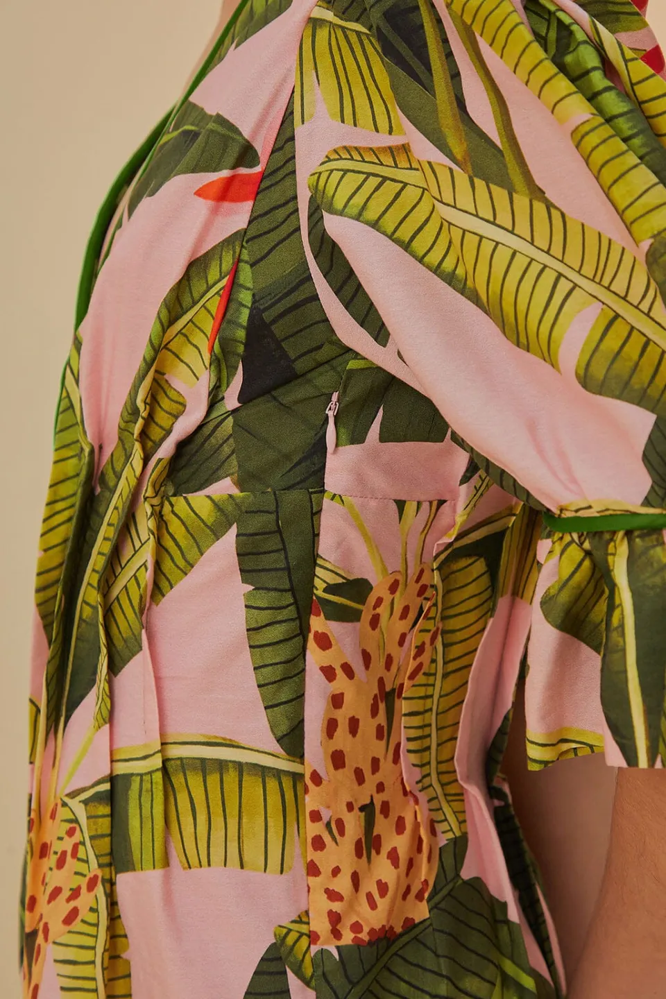 FARM Rio Robes Courtes<Mini-robe rose à col en V et feuilles de bananier