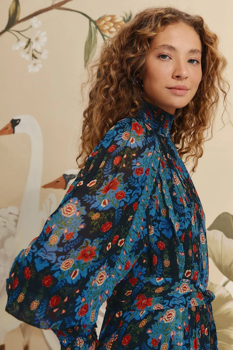 FARM Rio Robes Courtes<Robe courte à col montant et motif floral arabesque bleu