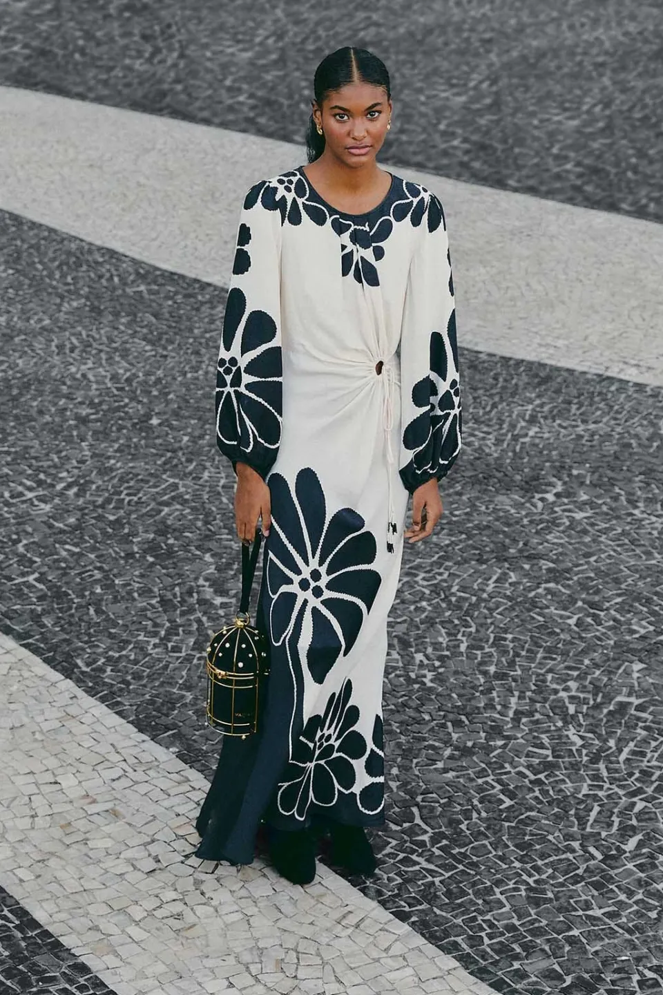 FARM Rio Robes Longues<Robe longue noire en viscose Lenzing™ Ecovero™ à découpes Palermo