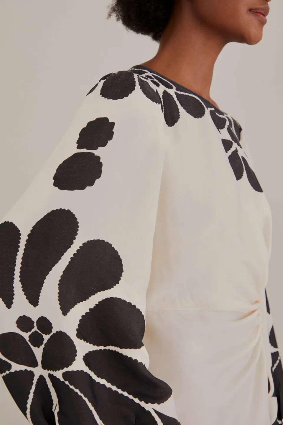 FARM Rio Robes Longues<Robe longue noire en viscose Lenzing™ Ecovero™ à découpes Palermo