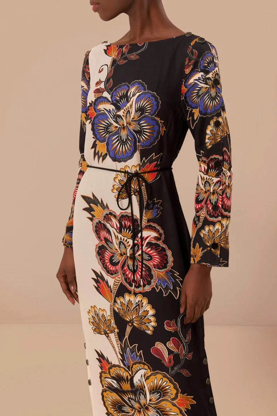 FARM Rio Robes Midi<Robe mi-longue à imprimé fleuri noir et blanc en viscose LENZING™ ECOV