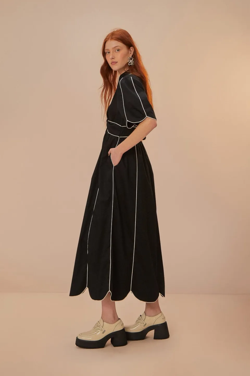 FARM Rio Robes Midi<Robe mi-longue à manches courtes noire et blanche