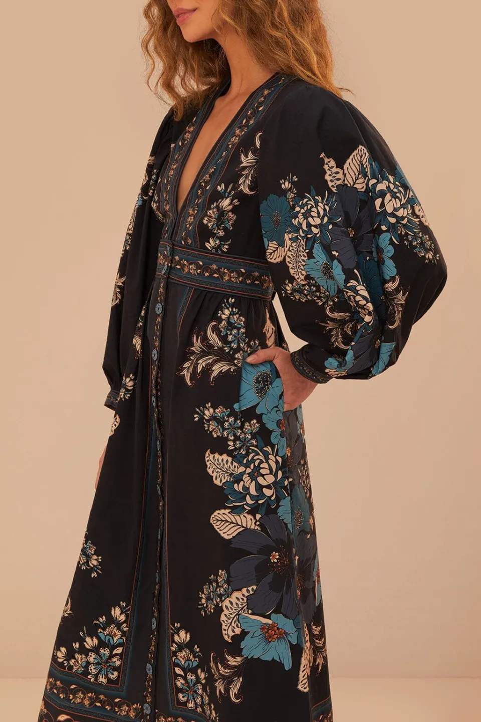 FARM Rio Robes Midi<Robe mi-longue noire à motif tapisserie fleurie