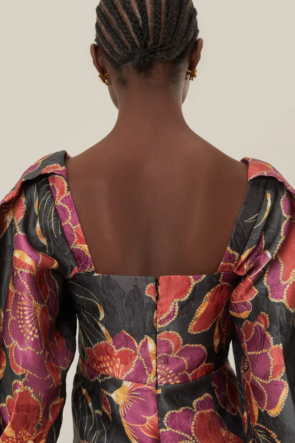 FARM Rio Robes Midi<Robe mi-longue noire brillante à manches courtes Chita