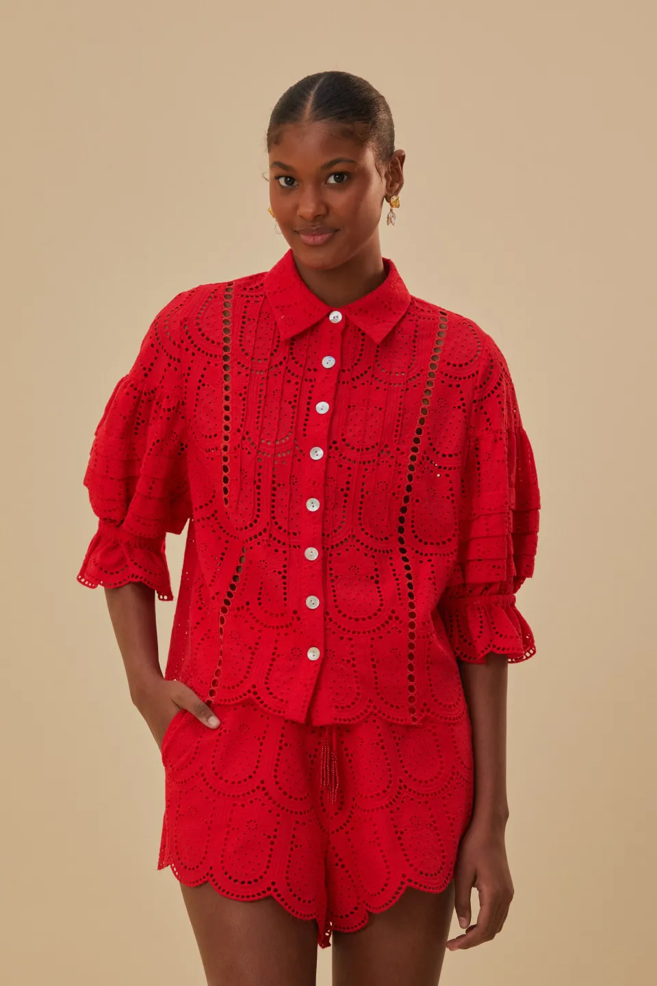 FARM Rio Shorts<Short à œillets ananas rouge
