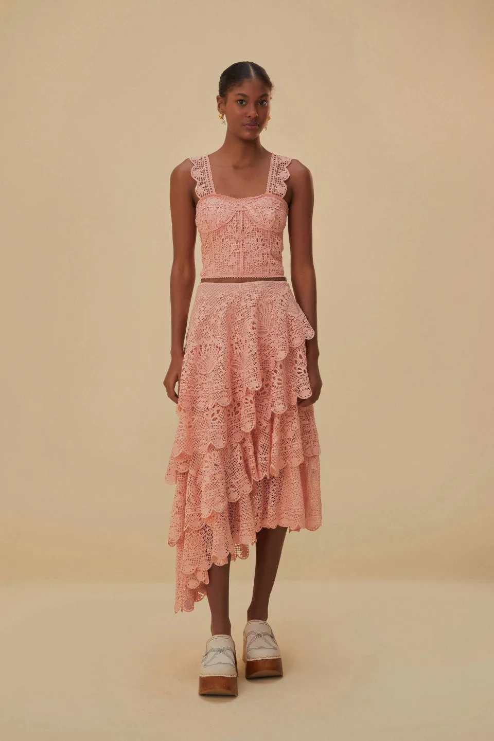 FARM Rio Hauts Courts<Top court sans manches en guipure rose clair