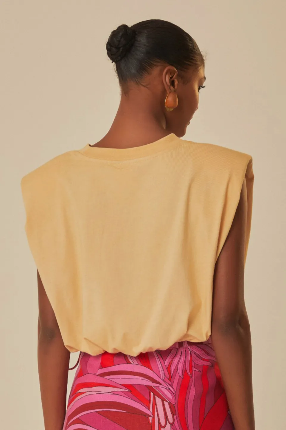 FARM Rio T-shirts<T-shirt beige en coton biologique avec épaulettes Summer In The Tropic